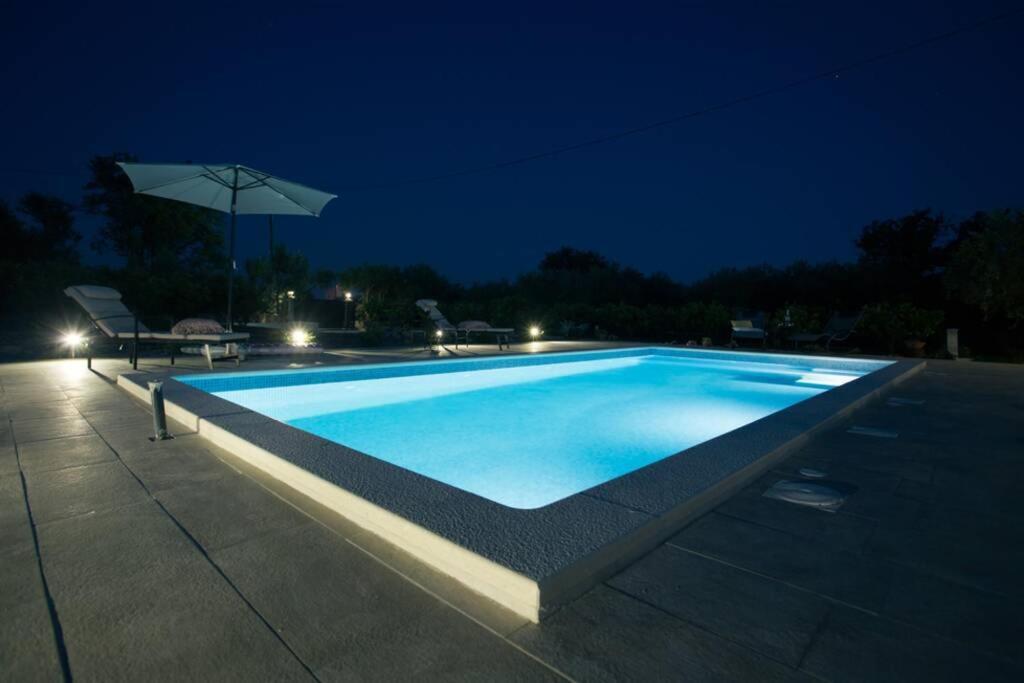 Lodge Jomi Kaštel Novi Exterior foto
