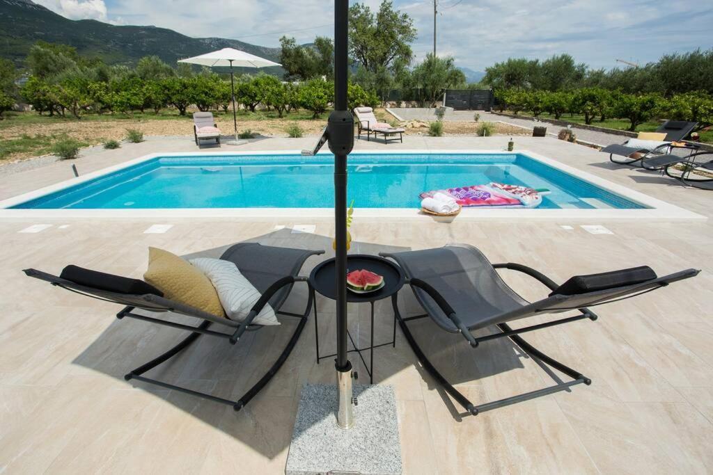 Lodge Jomi Kaštel Novi Exterior foto